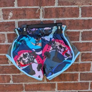 Nike Women’s Multicolor Abstract Print Athletic Shorts